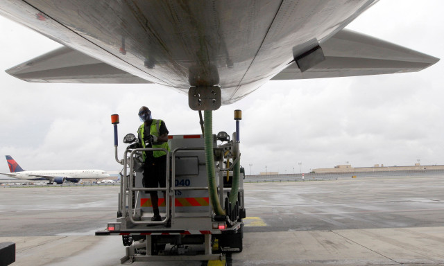 Διεθνής Οργανισμός Ενέργειας: Η Ευρώπη έχει καύσιμα αεροσκαφών για περίπου 6 εβδομάδες