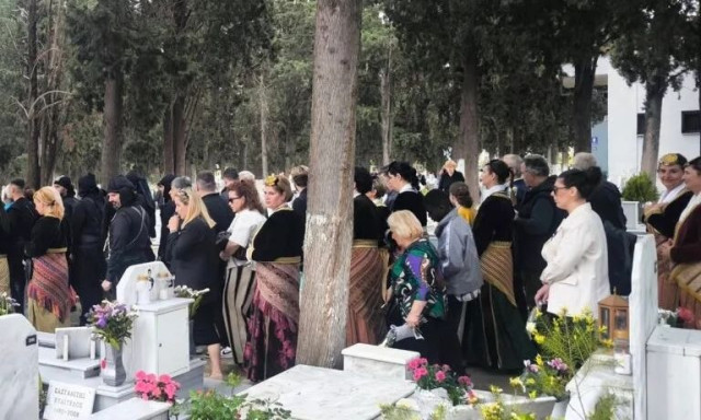 Θεσσαλονίκη: Το έθιμο αιώνων που αναβιώνει την Κυριακή του Θωμά στα κοιμητήρια της Καλαμαριάς
