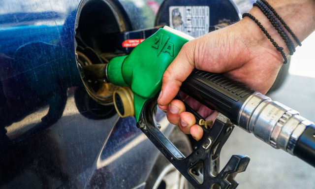 Fuel Pass: Πώς διαμορφώνονται τα ποσά της επιδότησης καυσίμων ανά περιοχή