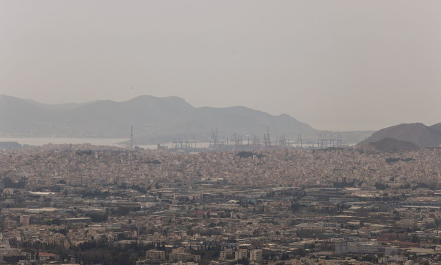 Καιρός: Αφρικανική σκόνη και λασποβροχές - Ανοιξιάτικο σαββατοκύριακο
