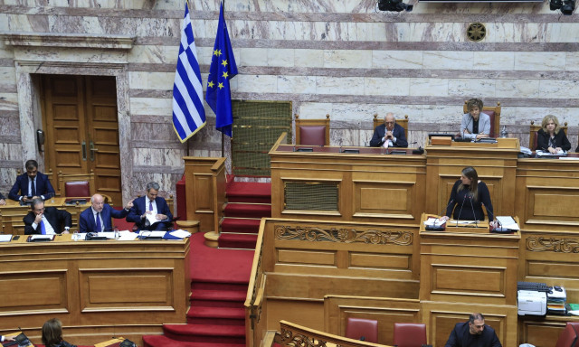 Διαπληκτισμός Φλωρίδη - Κωνσταντοπούλου στη Βουλή: «Πόσα ψέματα λέτε»