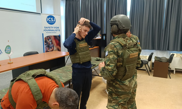 Τέλος στην «εμπειρική» δημοσιογραφία πολέμου: Η ανάγκη για επαγγελματική εκπαίδευση