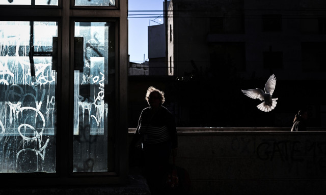 Μεταξουργείο: Άνδρας τραυμάτισε με αιχμηρό αντικείμενο 40χρονο Αλγερινό και του έκλεψε το τσαντάκι