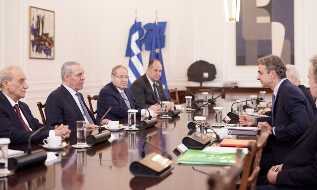 Ικανοποίηση Μητσοτάκη για το άνοιγμα των Στενών του Ορμούζ και την εκεχειρία στον Λίβανο