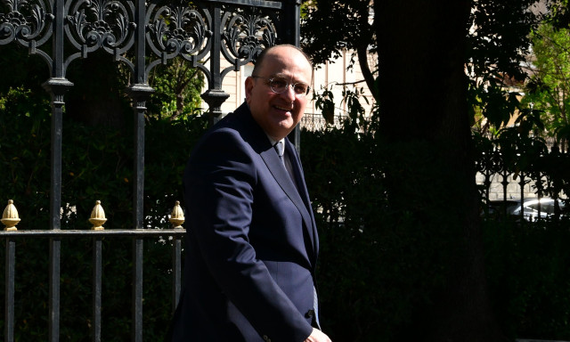 Έμμεσες αιχμές Μακάριου Λαζαρίδη κατά Ντόρας Μπακογιάννη