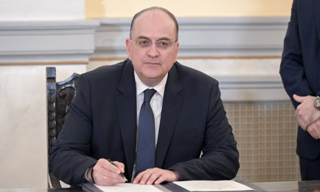 Σκιές, τριγμοί και «ηλεκτρική καρέκλα» στο Αγροτικής Ανάπτυξης μετά την παραίτηση Λαζαρίδη