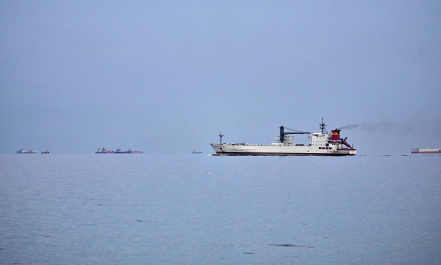 LIVE BLOG: Έκλεισαν ξανά τα Στενά του Ορμούζ – «Τίθενται και πάλι υπό αυστηρό έλεγχο», λέει το Ιράν