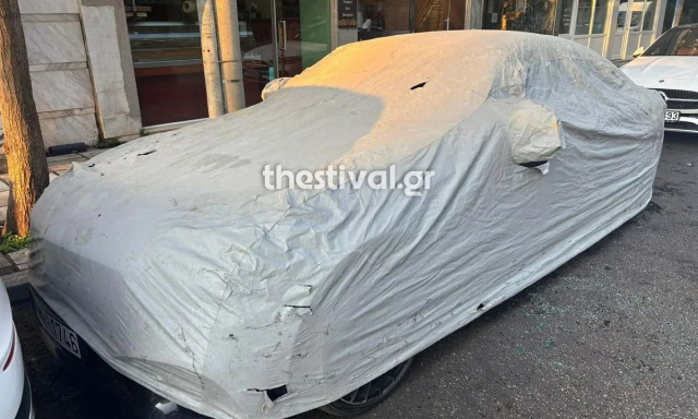 Θεσσαλονίκη: Άγνωστοι πέταξαν μολότοφ σε Ι.Χ. που τυλίχθηκε στις φλόγες - Τι εξετάζουν οι Αρχές