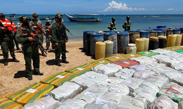 Δομινικανή Δημοκρατία: Κατασχέθηκαν 1,6 τόνοι κοκαΐνης στα ανοιχτά των ακτών