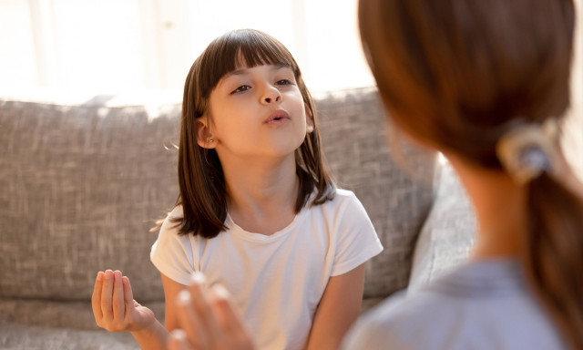 Αναπτυξιακή Γλωσσική Διαταραχή: Τι πρέπει να προσέχουν οι γονείς από νωρίς