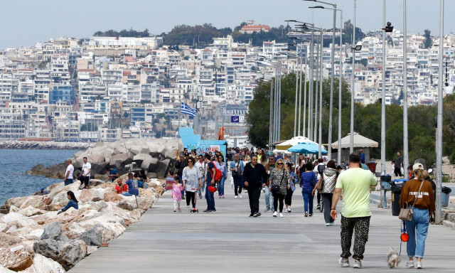 Καιρός με εναλλαγές: 30άρια και «ξεσπάσματα» - Μικρή πτώση την Παρασκευή