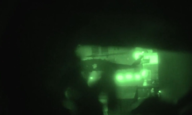 ΗΠΑ: Η στιγμή που Αμερικανοί καταλαμβάνουν πλοίο με ιρανική σημαία - Βίντεο