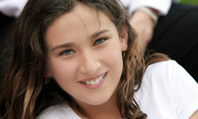 Γιατί η εφηβεία ξεκινά πολύ νωρίτερα σε ορισμένα κορίτσια