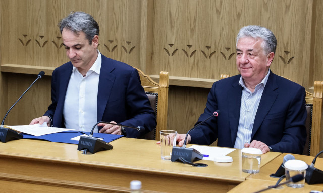 Σύσκεψη Μητσοτάκη στην Περιφέρεια Κρήτης για τα μέτρα κατά της λειψυδρίας