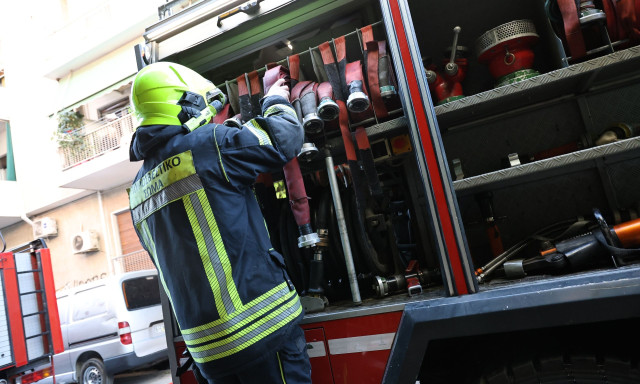 Πανεπιστημιούπολη: Έκαψαν αυτοκίνητο πραγματογνώμονα της τραγωδίας των Τεμπών