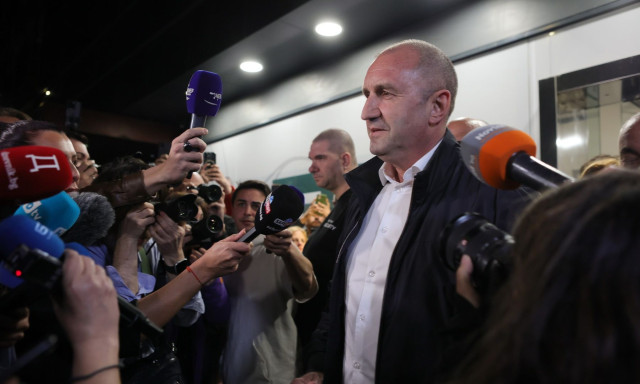 Εκλογές στη Βουλγαρία: Αυτοδυναμία για τον φιλορώσο Ρούμεν Ράντεφ – Στη δεύτερη θέση ο Μπορίσοφ