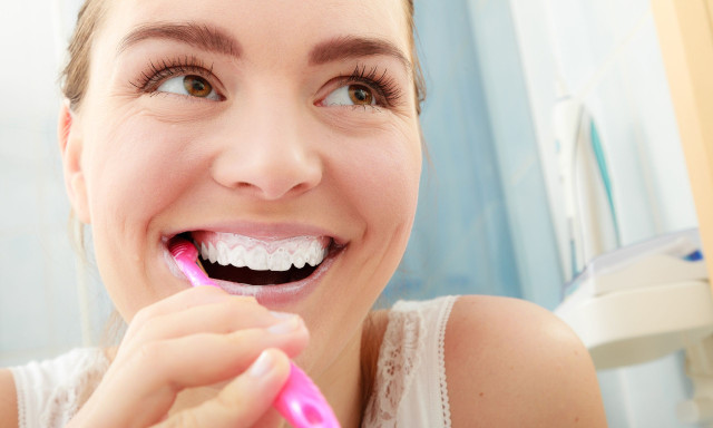 Πόσα λεπτά πρέπει να βουρτσίζετε τα δόντια σας