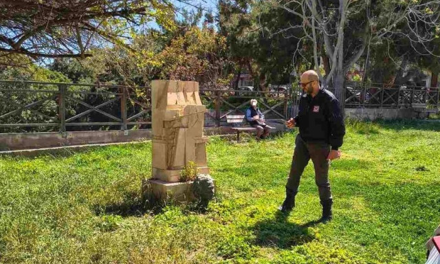 Ηράκλειο: Άγνωστοι αποκεφάλισαν την προτομή του Νίκου Ξυλούρη