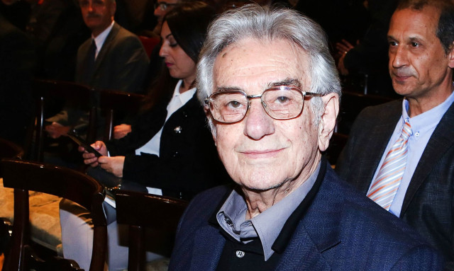 Στέφανος Ληναίος: Σε κλίμα συγκίνησης το «ύστατο χαίρε» στο Αποτεφρωτήριο Ριτσώνας