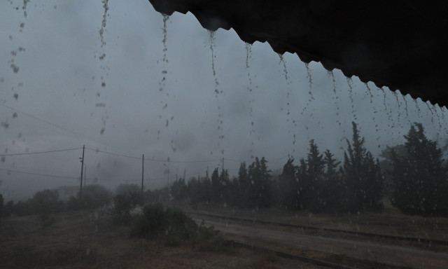 Καιρός: Ξεκινάει η διήμερη κακοκαιρία με πτώση της θερμοκρασίας, βοριάδες και καταιγίδες