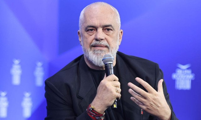 Ράμα για το σχόλιο για τους Έλληνες: Έκανα χιούμορ, κάθε φορά που έρχομαι εδώ νιώθω ερωτευμένος