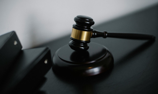 Σύμβαση 717: Ξεκίνησε η δίκη για το πόρισμα στη σκιά του θανάτου ενός εκ των κατηγορουμένων