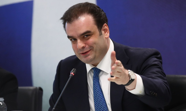 Πιερρακάκης: Είναι παράνομο αυτό που λέει ο Φάμελλος για το υπερπλεόνασμα