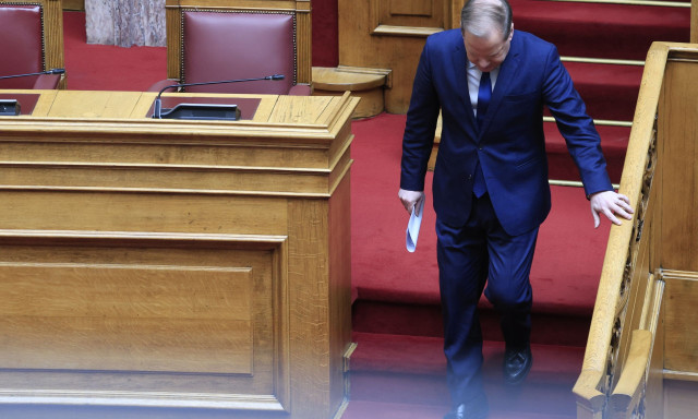 Live blog: Οι ομιλίες Καραμανλή, Παπακώστα, Μηταράκη, Σκρέκα, Τσιάρα για τον ΟΠΕΚΕΠΕ - Η Βουλή αποφασίζει άρση ασυλίας 13 βουλευτών της ΝΔ