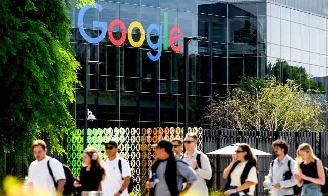 Από 25% σε 75% μέσα σε μία διετία: Η τεχνητή νοημοσύνη γράφει πλέον τα 3/4 του κώδικα της Google