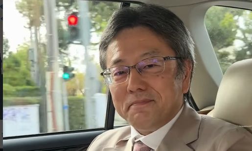 Ιάπωνας διπλωμάτης απαγγέλλει Καζαντζάκη στα ελληνικά και γίνεται viral