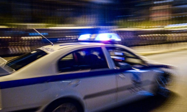 Νέος Κόσμος: Ηλικιωμένη υποστήριξε ότι την χτύπησε ο γιος της, που παραμένει «ταμπουρωμένος»