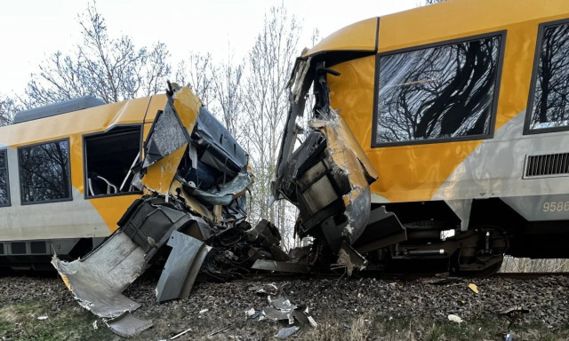 Σύγκρουση δύο τρένων στη Δανία - Πληροφορίες για αρκετούς τραυματίες