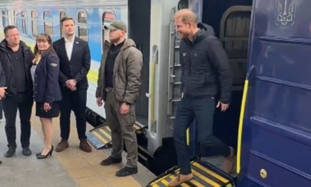 Πρίγκιπας Χάρι: Επισκέπτηκε αιφνιδιαστικά την Ουκρανία για τη Διάσκεψη Ασφαλείας του Κιέβου