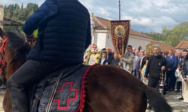 Οι καβαλάρηδες τίμησαν το έθιμο του Αγίου Γεωργίου στους Γόννους Λάρισας