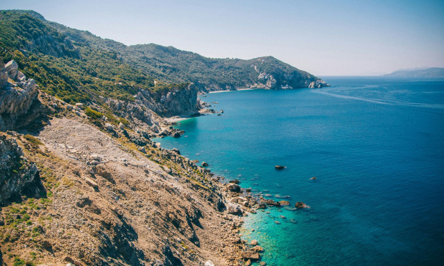 AGORA στη Σκιάθο: Μοντέλο Βιώσιμου Τουρισμού με Προτεραιότητα στην Κοινωνία και το Περιβάλλον