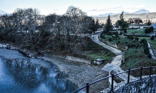 Αποχαιρετώντας τον Απρίλιο στην Αετομηλίτσα: Ένα πανέμορφο χωριό πάνω από τα σύννεφα