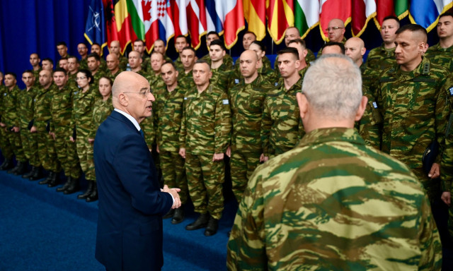 Δένδιας για Ορμούζ: Η Ελλάδα μπορεί να συζητήσει συμμετοχή σε επιχείρηση προστασίας των Στενών