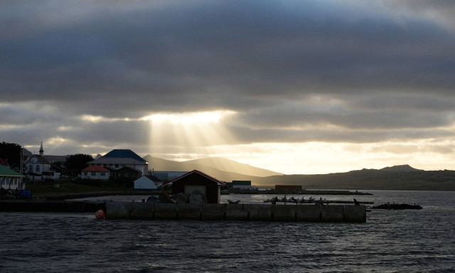 O Τραμπ εξετάζει «αντίποινα» κατά συμμάχων: Ισπανία εκτός ΝΑΤΟ, Φόκλαντς όχι πλέον βρετανικά