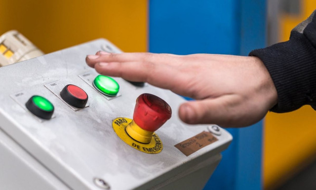 «Εις το πυρ το εξώτερον»: Στρατιωτικοποίηση της πυρηνικής τεχνολογίας και απειλές εν καιρώ πολέμου