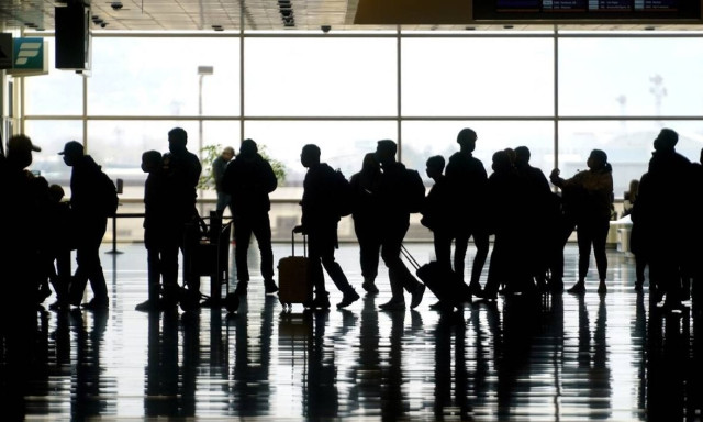 Politico: Πώς αλλάζει τις διακοπές μας ο πόλεμος στο Ιράν -Τα 3 σενάρια για το καλοκαίρι στην Ευρώπη