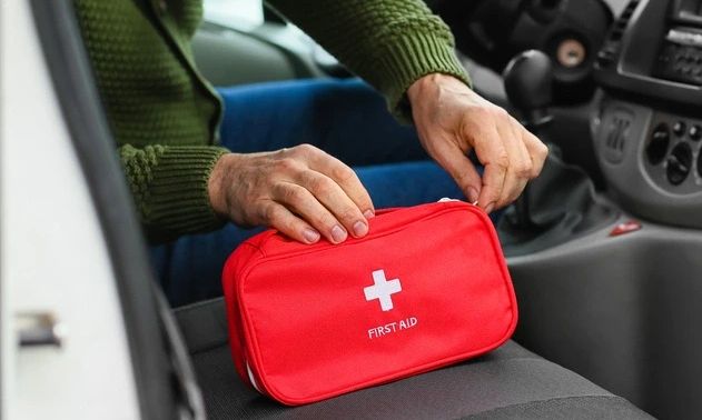 Κουτί Πρώτων Βοηθειών στα ΙΧ: Πώς να μάθουμε να το χρησιμοποιούμε - Τι λέει ο Ερυθρός Σταυρός