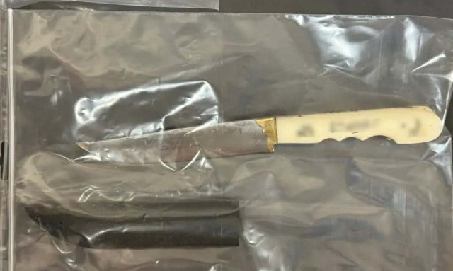 Άγιος Δημήτριος: Με αυτό το μαχαίρι ο 20χρονος διέπραξε τον φόνο - «Εγώ φταίω» φώναζε η κοπέλα