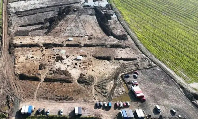 Εργάτες ανακάλυψαν αρχαίο θησαυρό 2.200 θαμμένο σε υπό κατασκευή αυτοκινητόδρομο