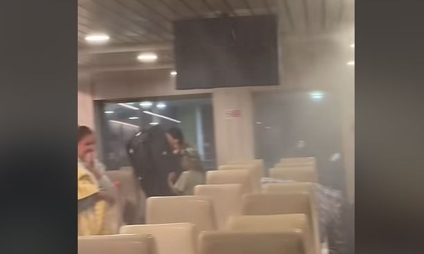 Αναστάτωση στο «Νήσος Σάμος»: Επιβάτες άναψαν τσιγάρο και ενεργοποιήθηκε το σύστημα πυρόσβεσης