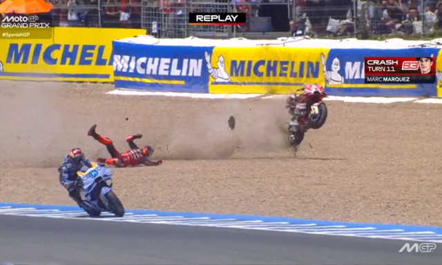 Τρομακτικό ατύχημα στο MotoGP – Κόπηκε στα δύο η μηχανή του Μάρκεθ