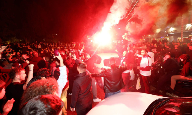 ΟΦΗ: Το Ηράκλειο δεν κοιμήθηκε! Αποθέωση για την ομάδα και το ζεϊμπέκικο του Μπούση με το τρόπαιο