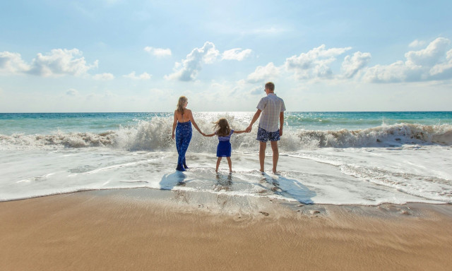 Κοινωνικός Τουρισμός 2026: Παράταση για 300.000 vouchers ανακοίνωσε η ΔΥΠΑ