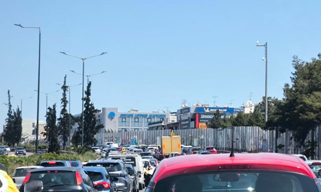 Κίνηση στους δρόμους: Δύσκολη Κυριακή στον Κηφισό - Μεγάλες καθυστερήσεις