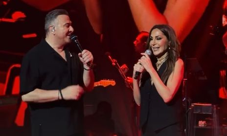 Δέσποινα Βανδή: Έκπληξη στη σκηνή με Ρέμο και Μάστορα στην τελευταία τους βραδιά