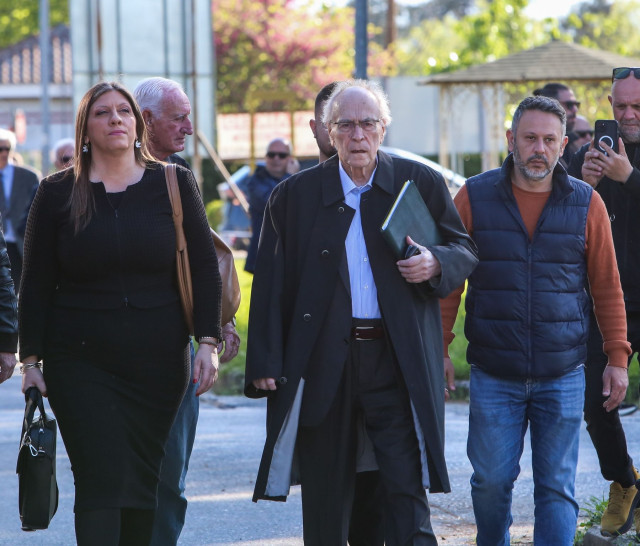 Δίκη Τέμπη - Έξαλλη η πρόεδρος με το χάος στην αίθουσα: «Έλεος, πρώτη φορά το αντιμετωπίζω αυτό»